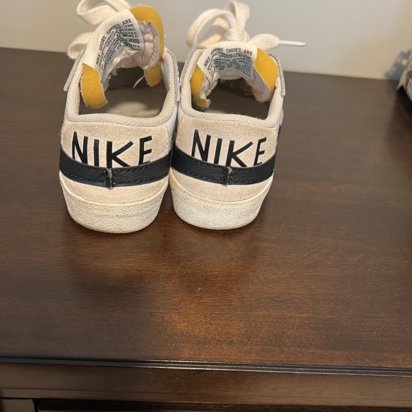 GUC Nike Blazer Low 77 - 8.5 - Picture 3 of 8